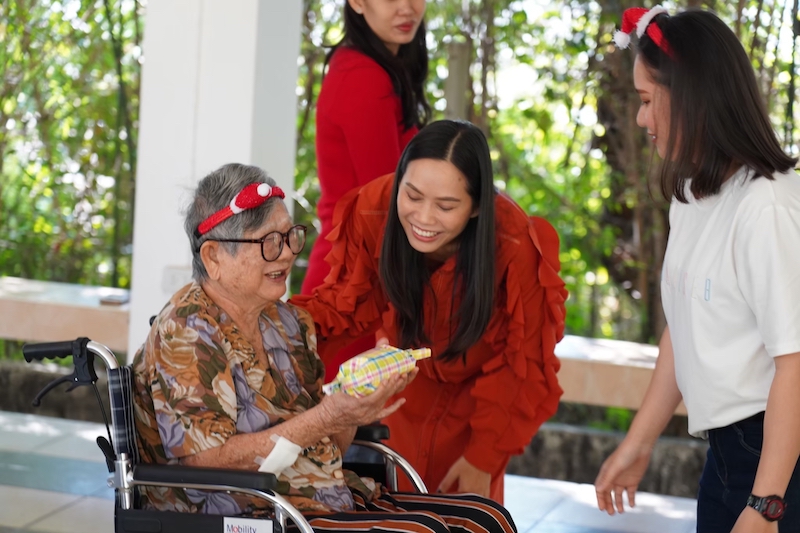 Presents again and again